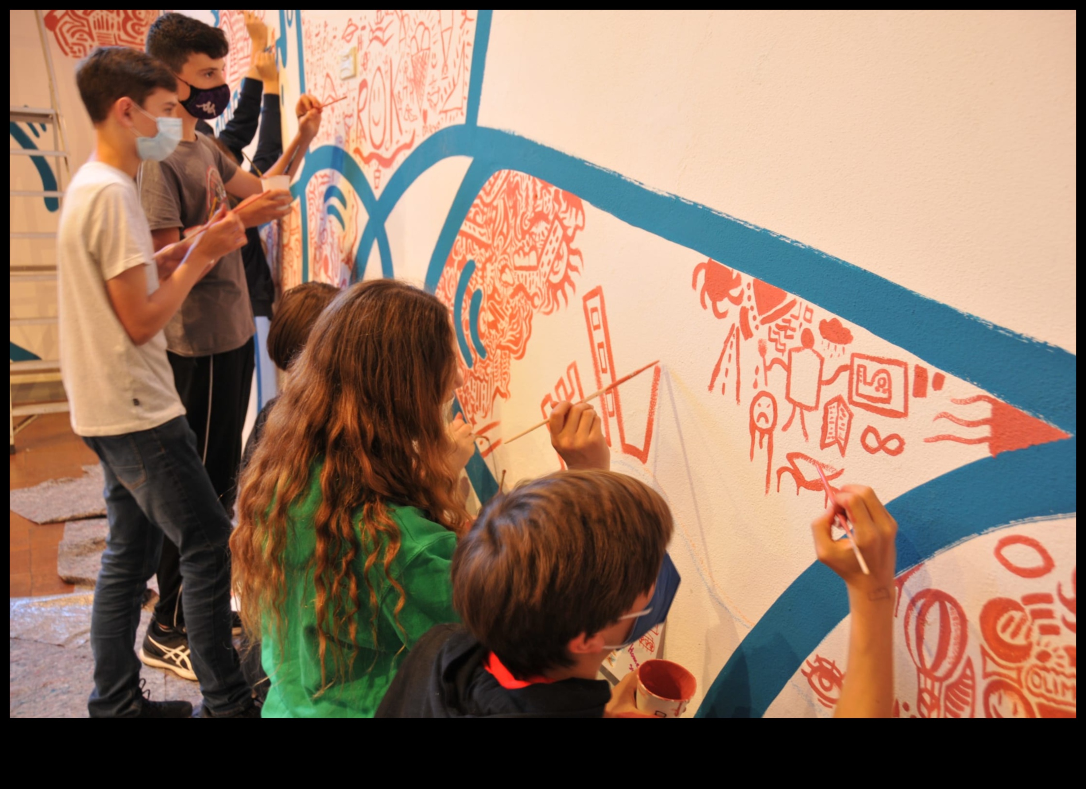 תענוגות דינמיים: חקר עולם החינוך לאמנויות יצירתיות