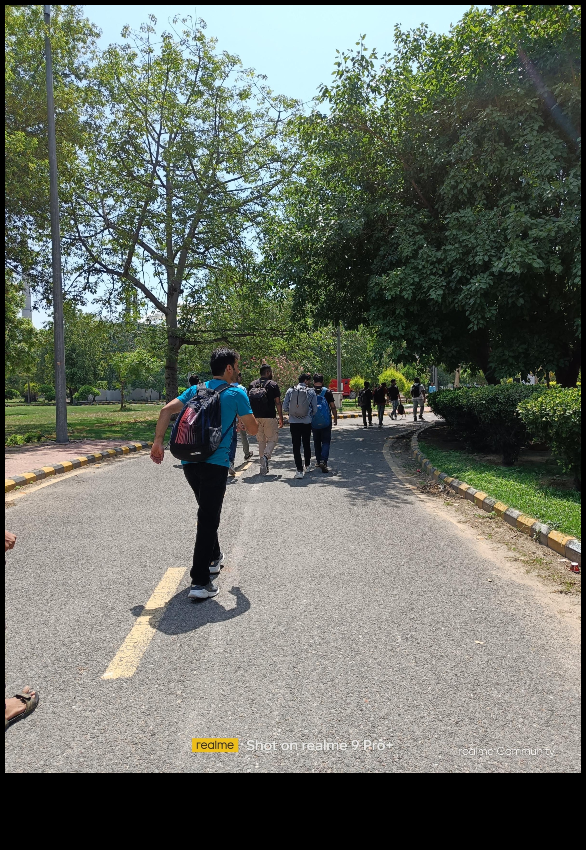 Candid Chronicles לכידת את רגעי החיים ללא כתבים 2 Chronicles Candid: תיעוד החיים בסגנונות צילום אותנטיים