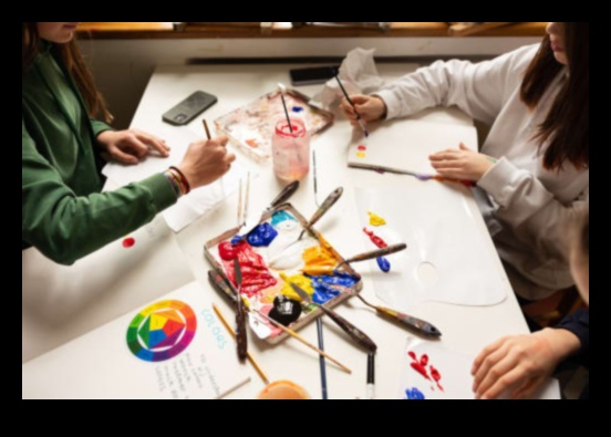 תענוגות דינמיים: חקר עולם החינוך לאמנויות יצירתיות